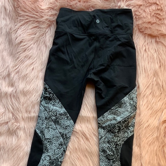 NWT Lululemon Sweat & Repeat Tight. 28 BLK Sz 6 - Picture 3 of 5